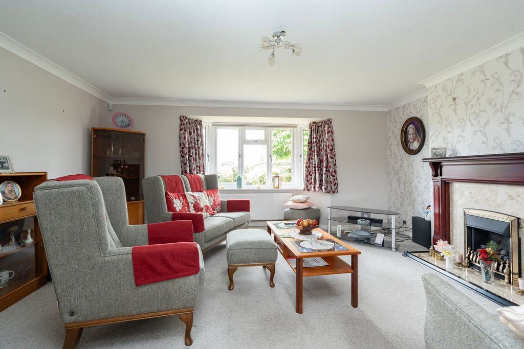 Property photo 2 of 14