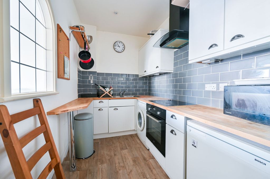 Property photo 2 of 5