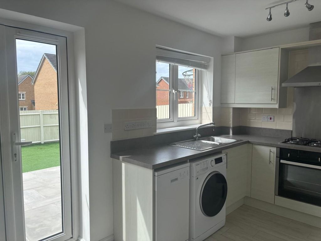 Additional image 5 of 3 bed semi-detached house to rentSt. Ilid's Meadow, Llanharan CF72