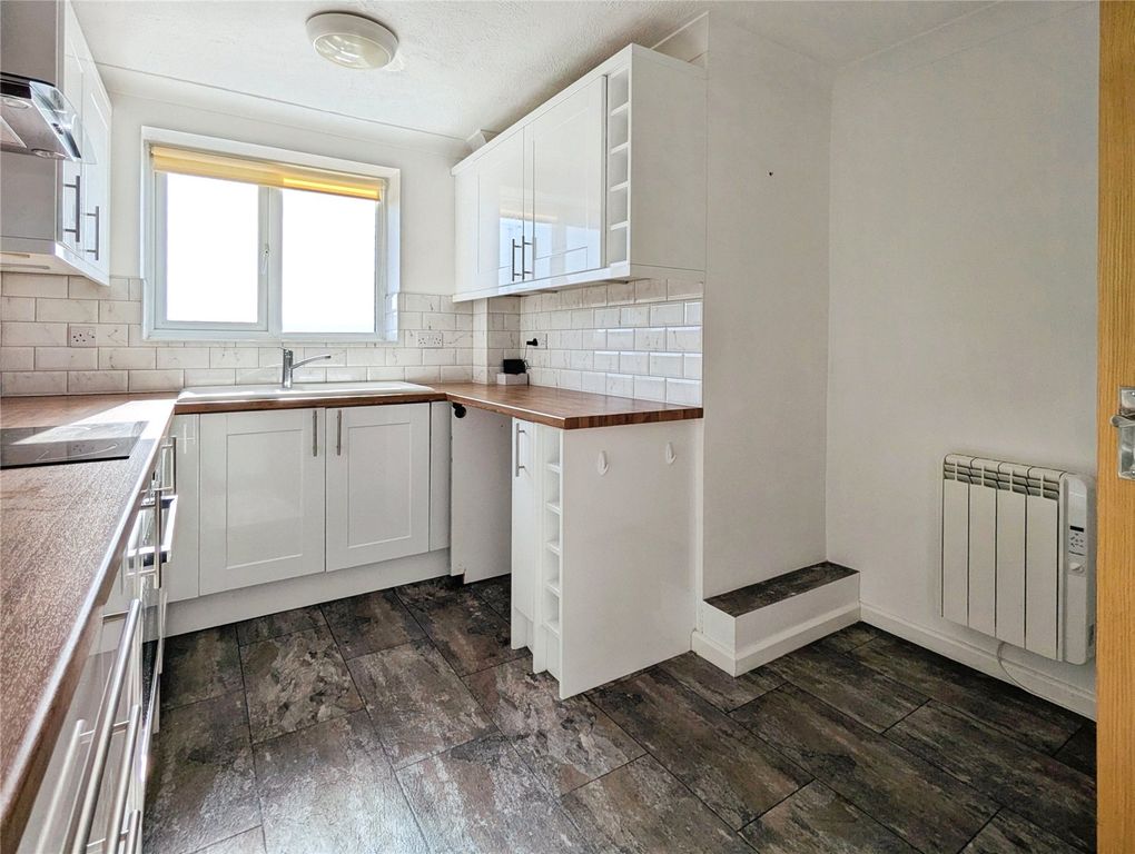 Property photo 3 of 15 Kitchen/Breakfast