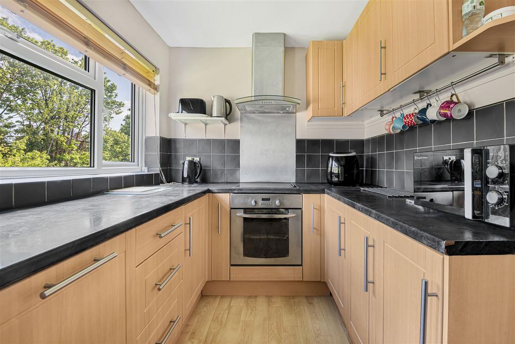 Property photo 3 of 11 17_52716.Jpg