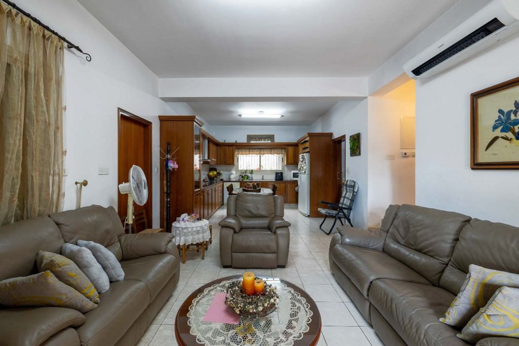 Property photo 3 of 30