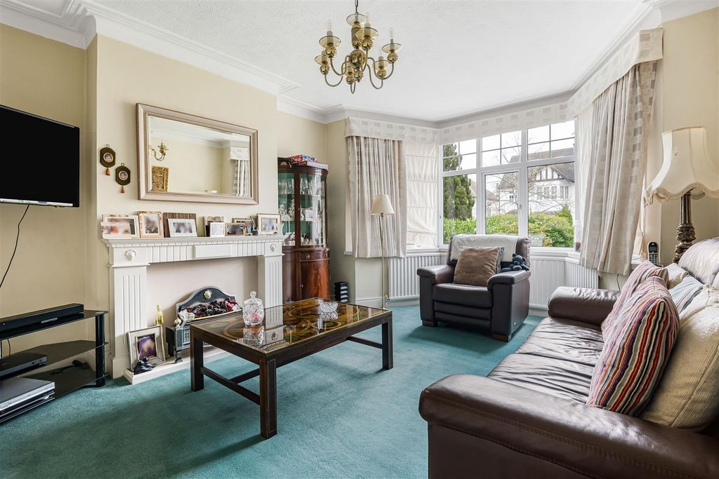 Property photo 2 of 25 13_77715.Jpg