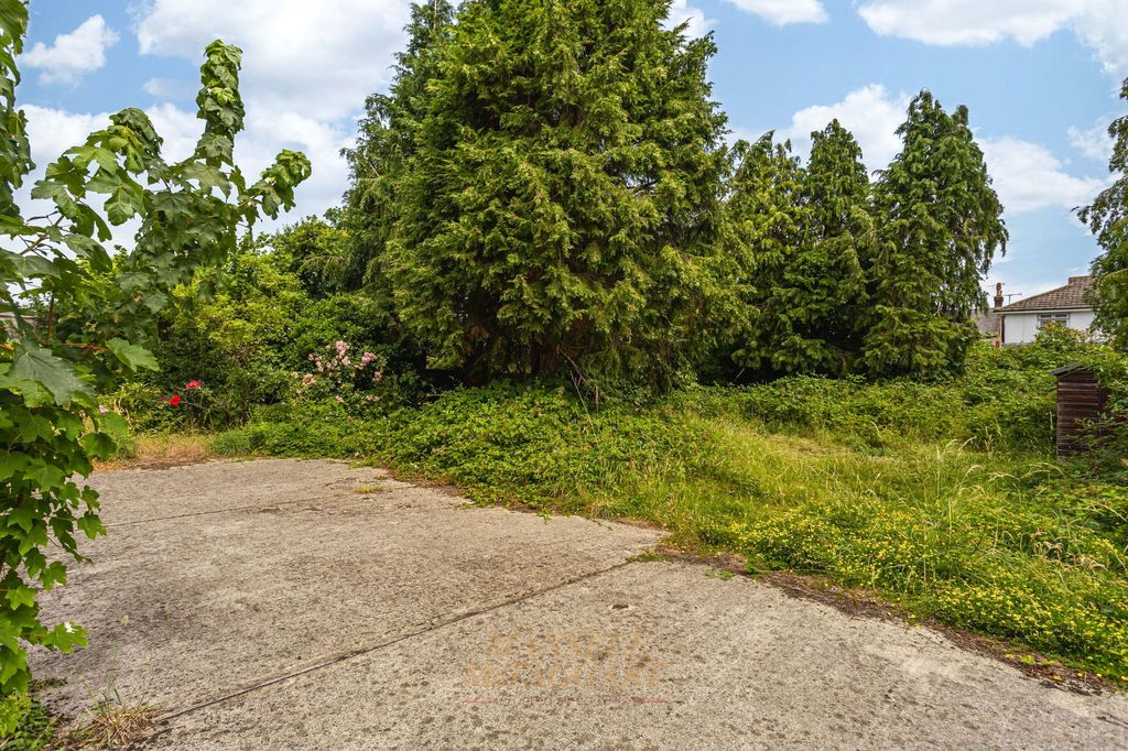 Property photo 2 of 23