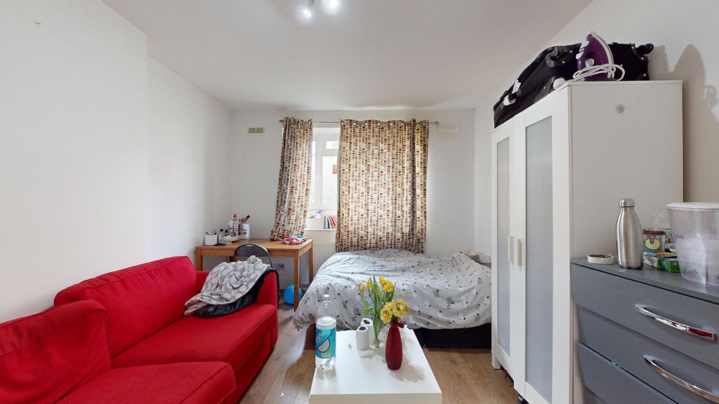 Property photo 3 of 27