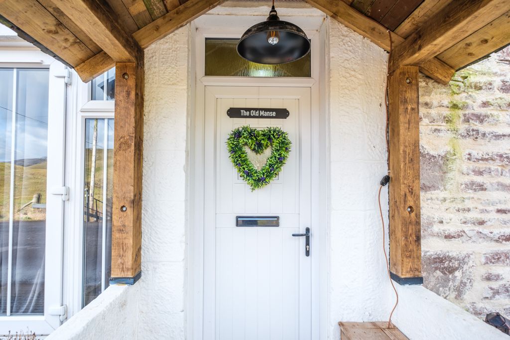 Property photo 3 of 30