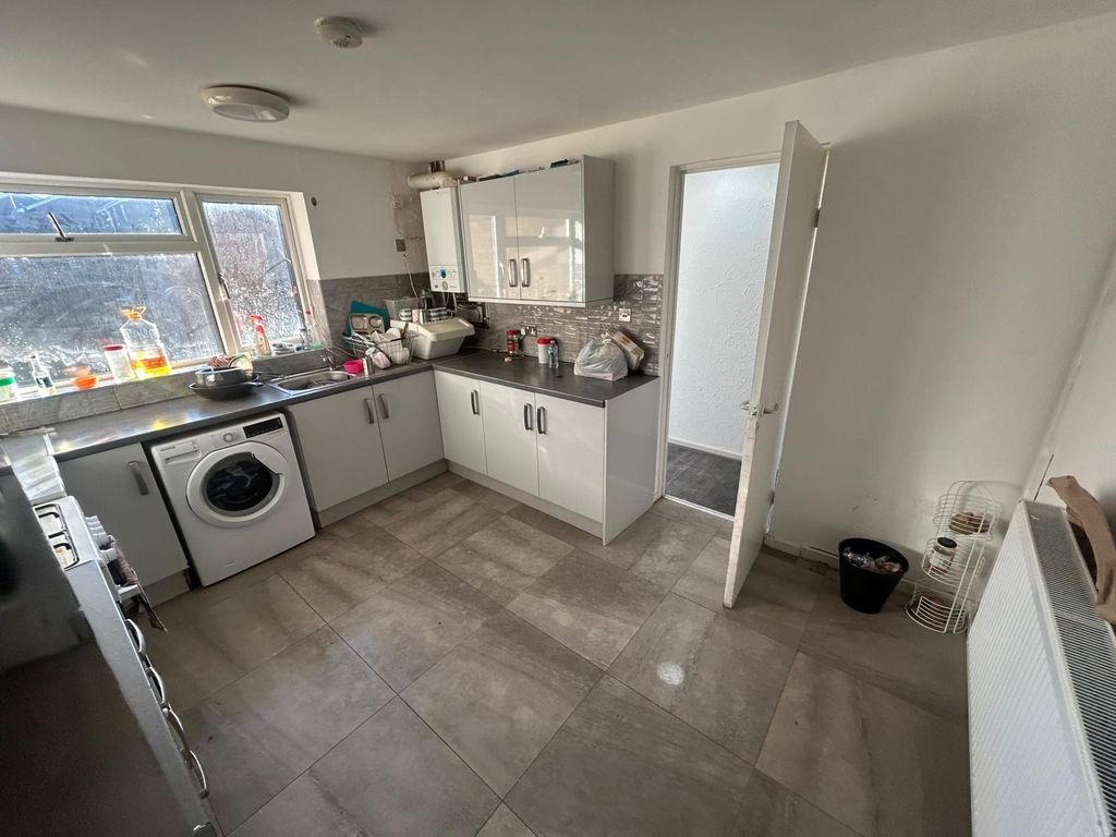 Property photo 1 of 11 Image