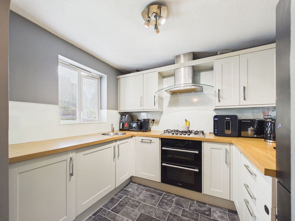 Property photo 3 of 27