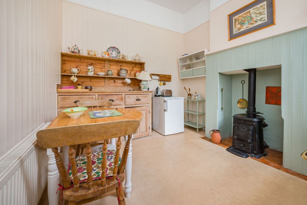 Property photo 3 of 26