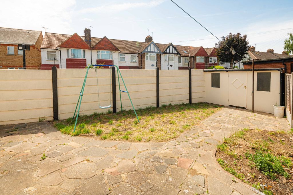 Property photo 2 of 19
