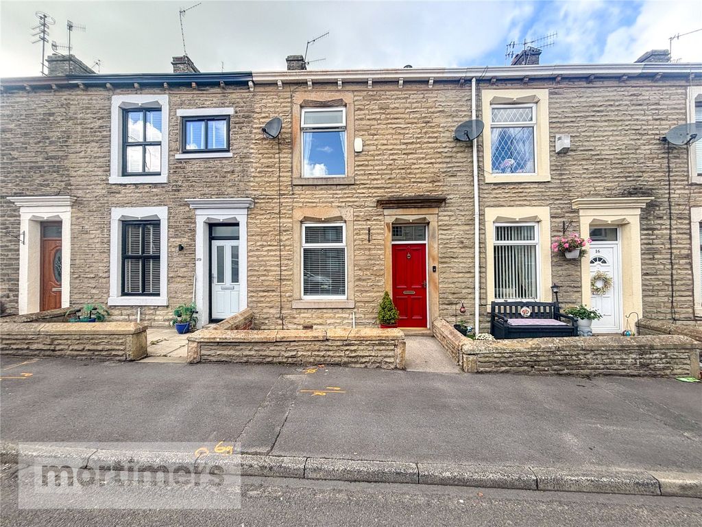 Property photo 1 of 18 Front External