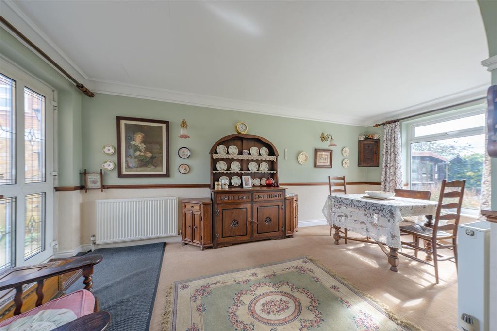 Property photo 2 of 18 Dining Area