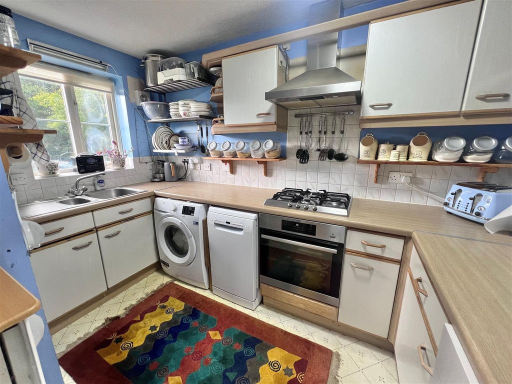 Property photo 2 of 14 Kitchen 1.Jpg