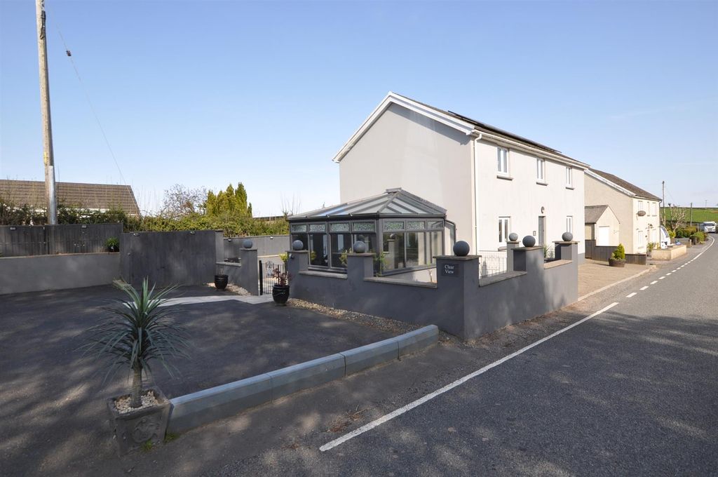 Property photo 1 of 33 Externally