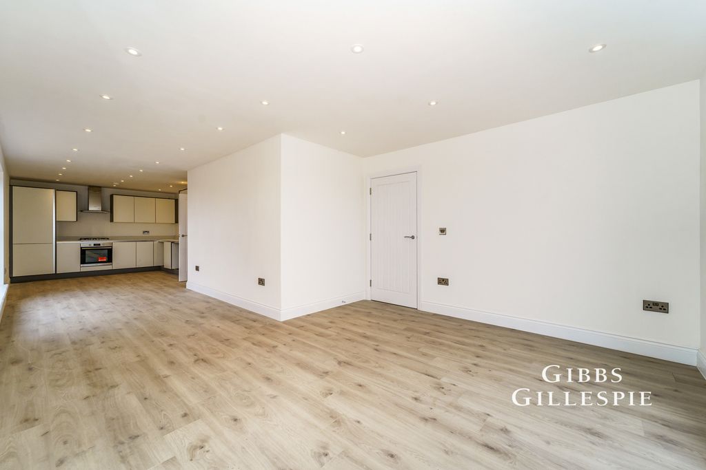 Property photo 1 of 10 Photo