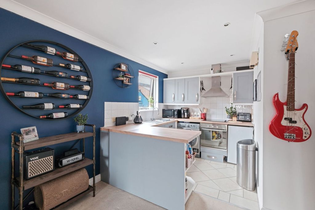 Property photo 3 of 8