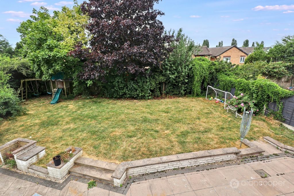 Property photo 2 of 39 4675984