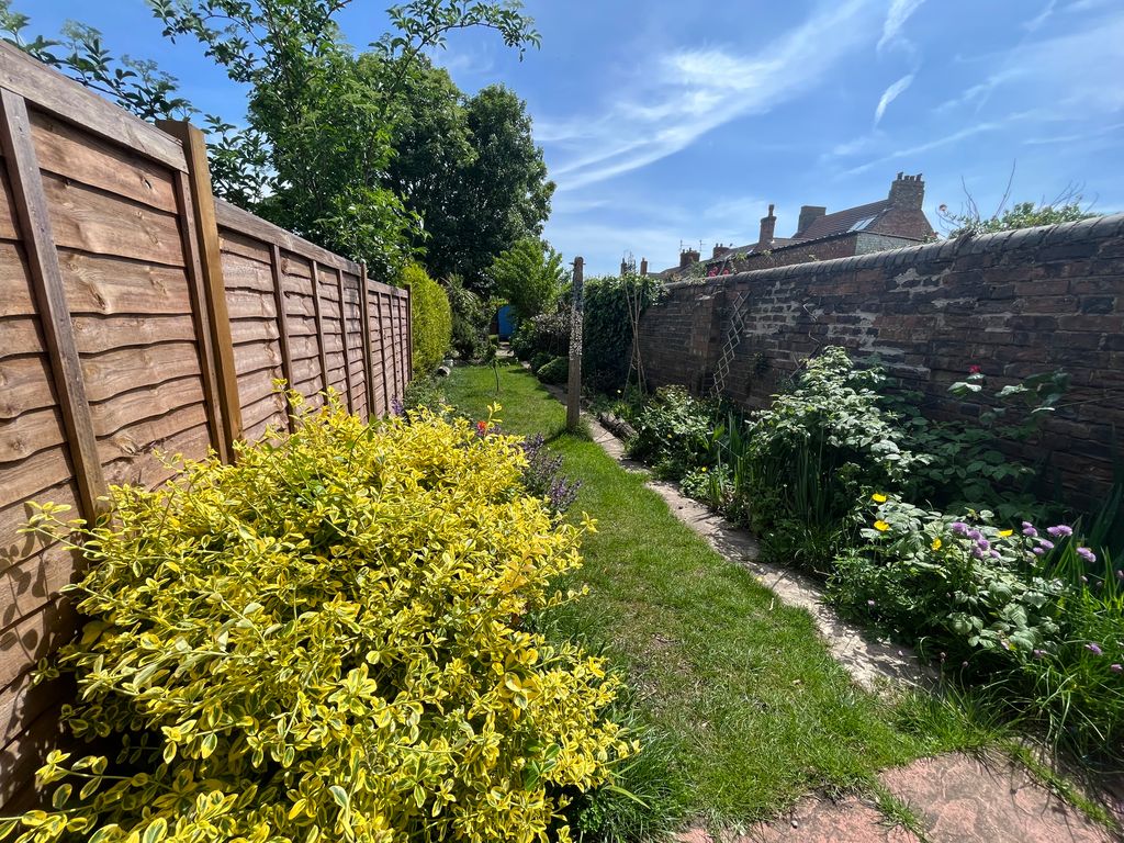 Property photo 2 of 10 Garden