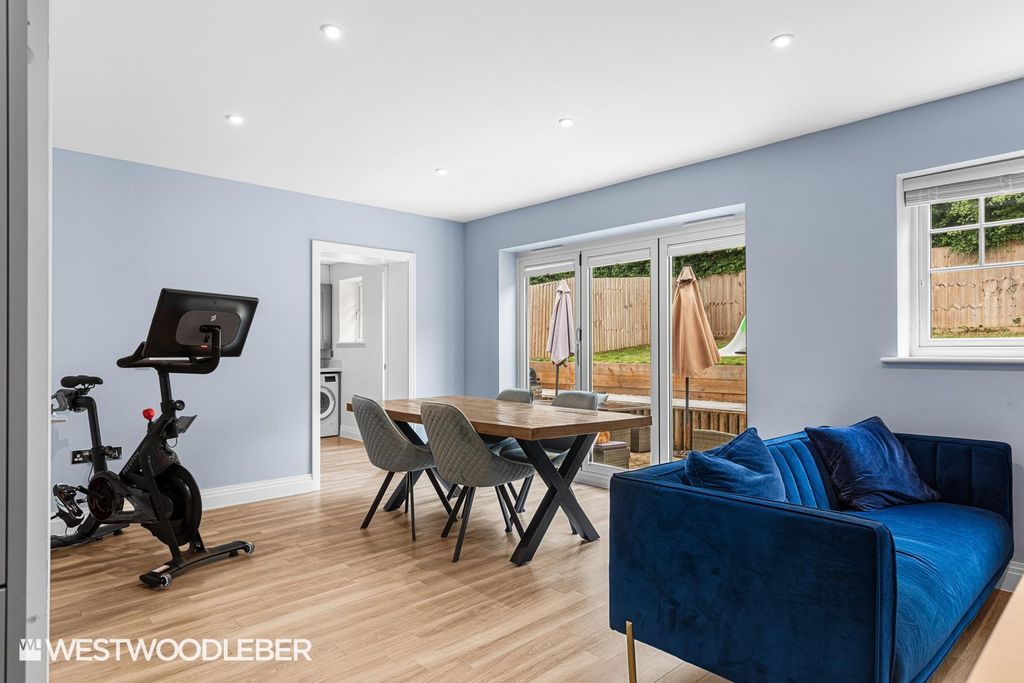 Property photo 2 of 30 Andersonclose_8.Jpg