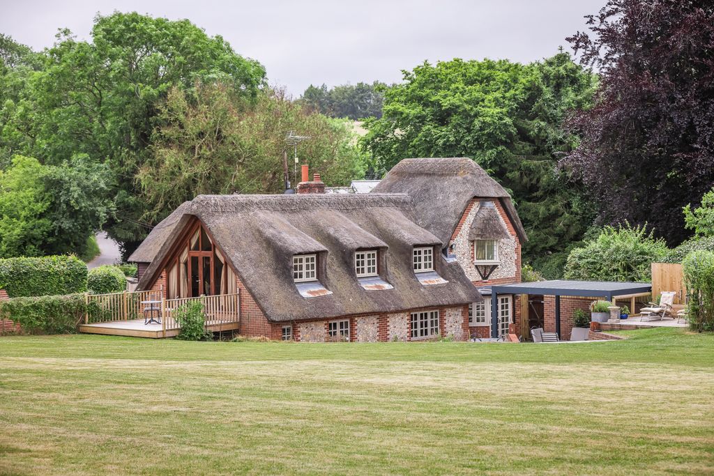 Property photo 1 of 19