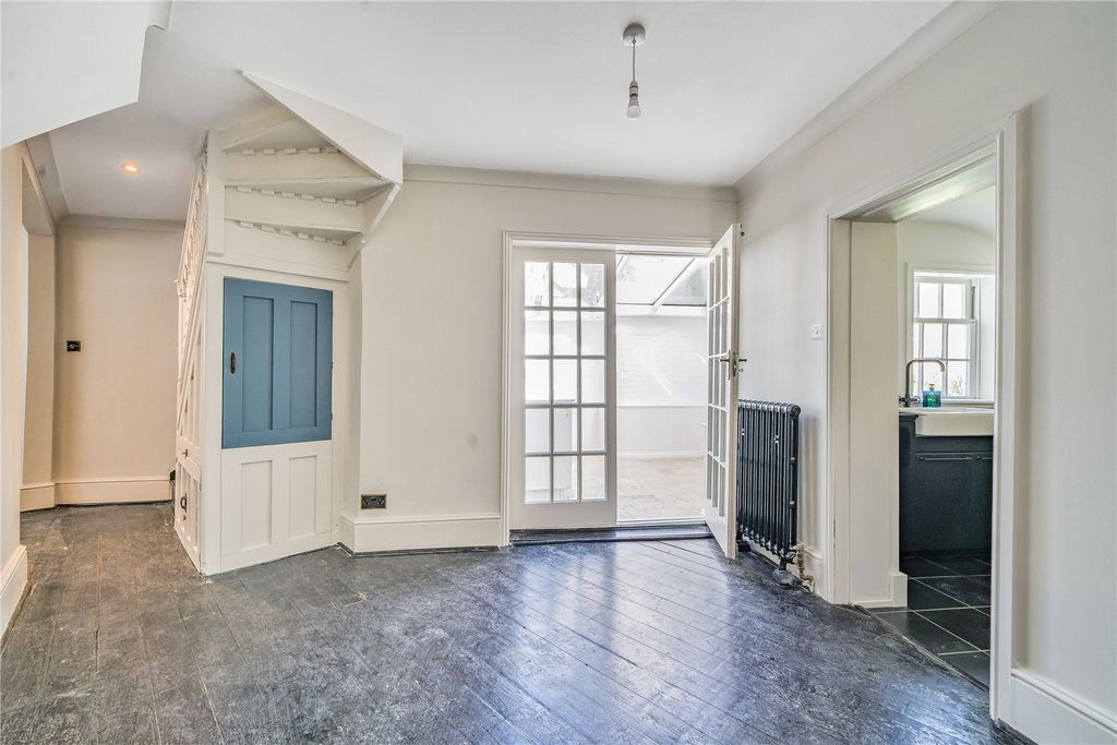 Property photo 3 of 17 Dining Room