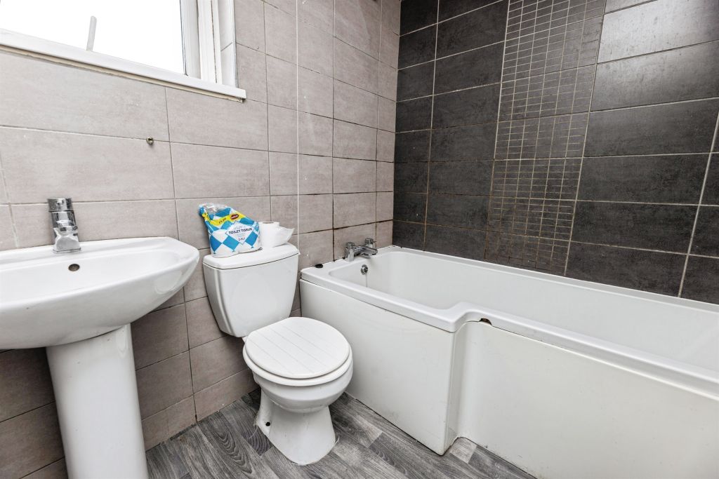 Property photo 3 of 11