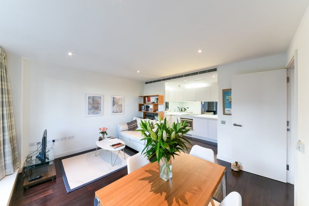 Property photo 2 of 9 East Tower, Pan Peni