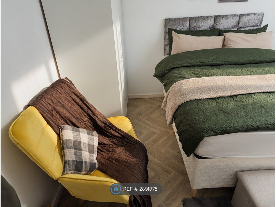 Property photo 2 of 33