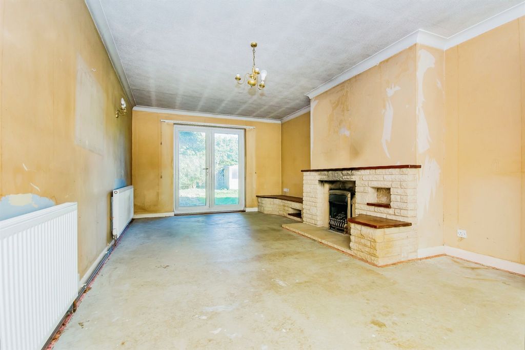 Property photo 2 of 11