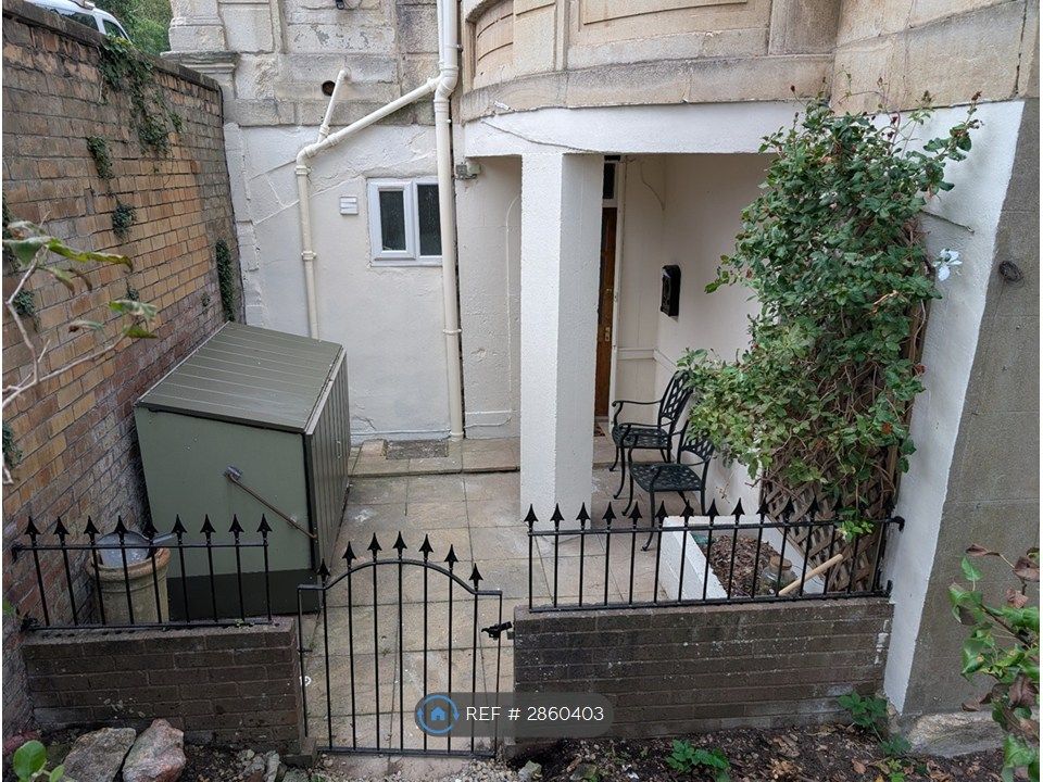 Property photo 1 of 31 Ground Floor Courtyard Leading To Fron Door
