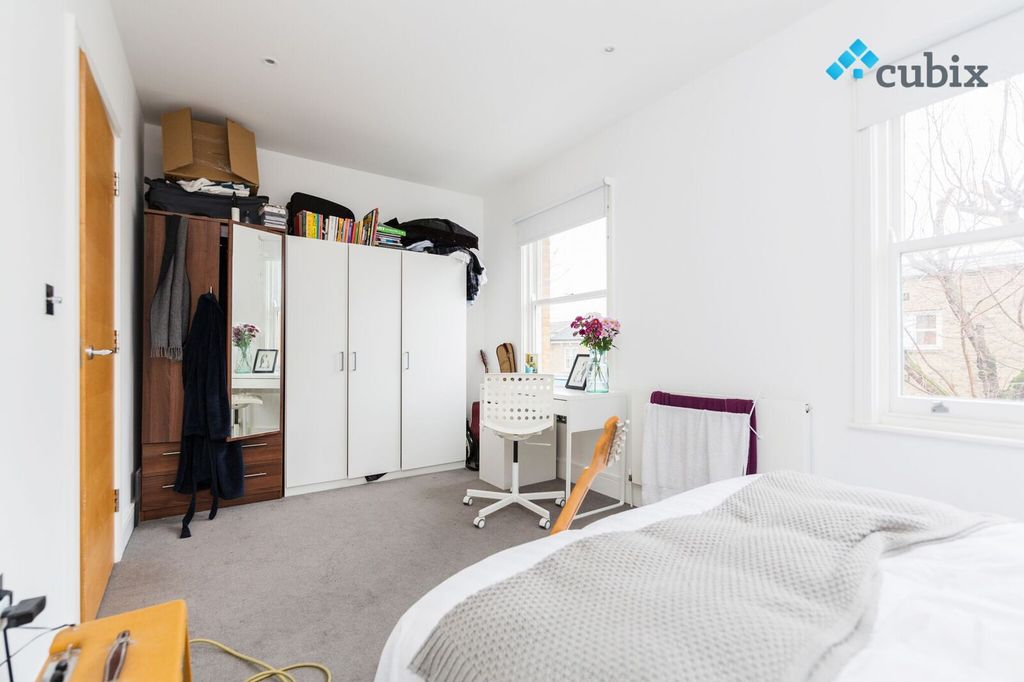 Property photo 2 of 35