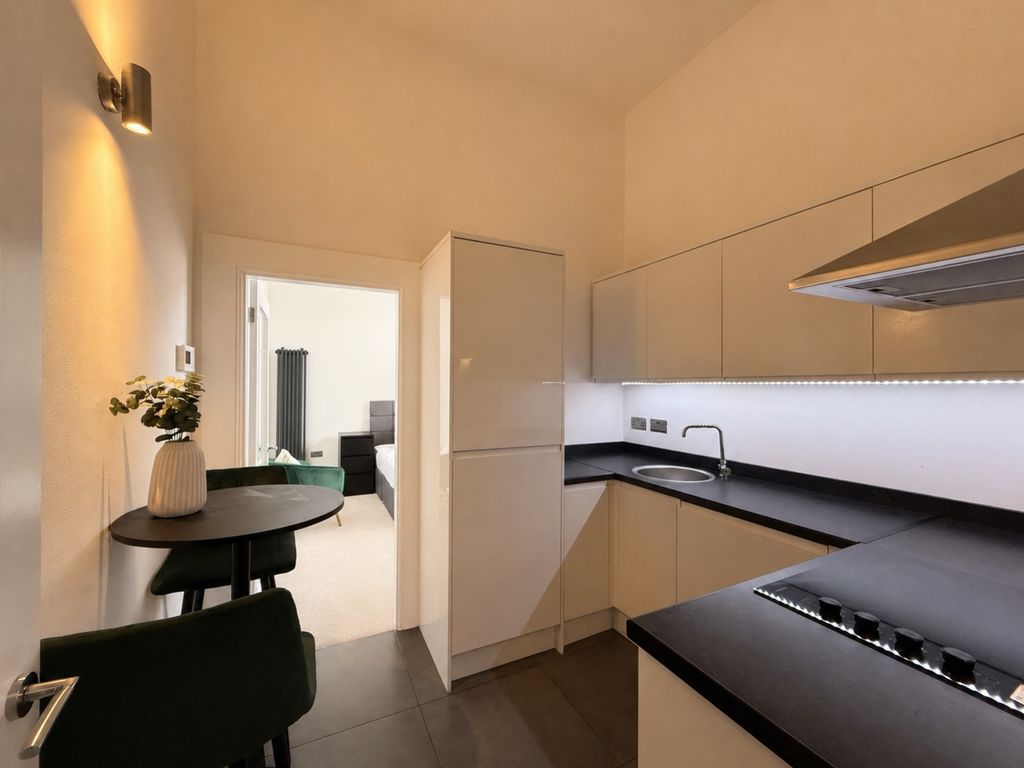 Property photo 1 of 16 25d2c6Cf-Bad1-40Ef-8F00-Befb5A317c3A