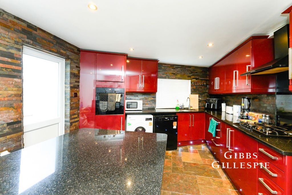 Property photo 3 of 10 Pbox-Img.Jpg