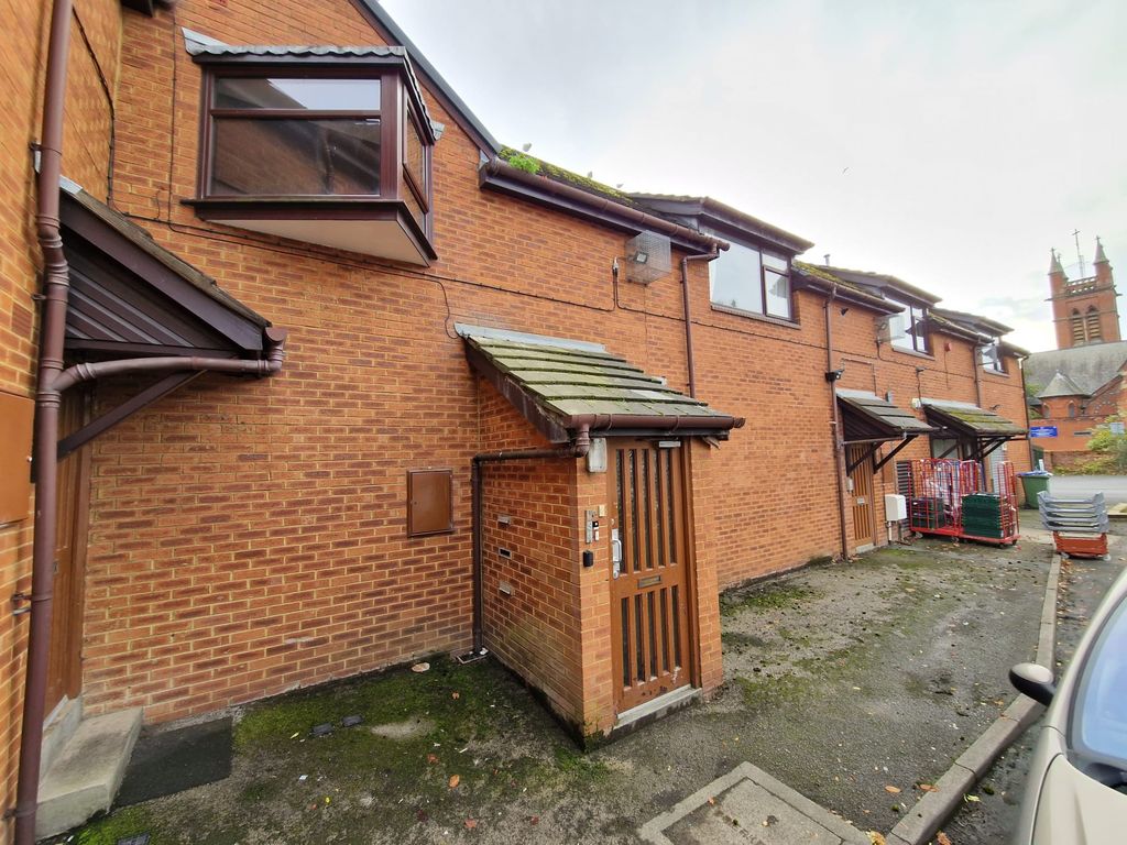 Property photo 2 of 10