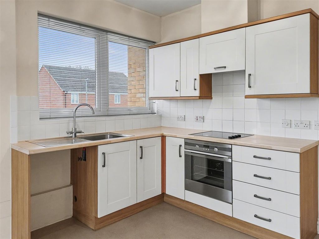 Property photo 2 of 6 9Ic Kitchen.Jpg