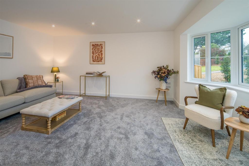 Property photo 3 of 21