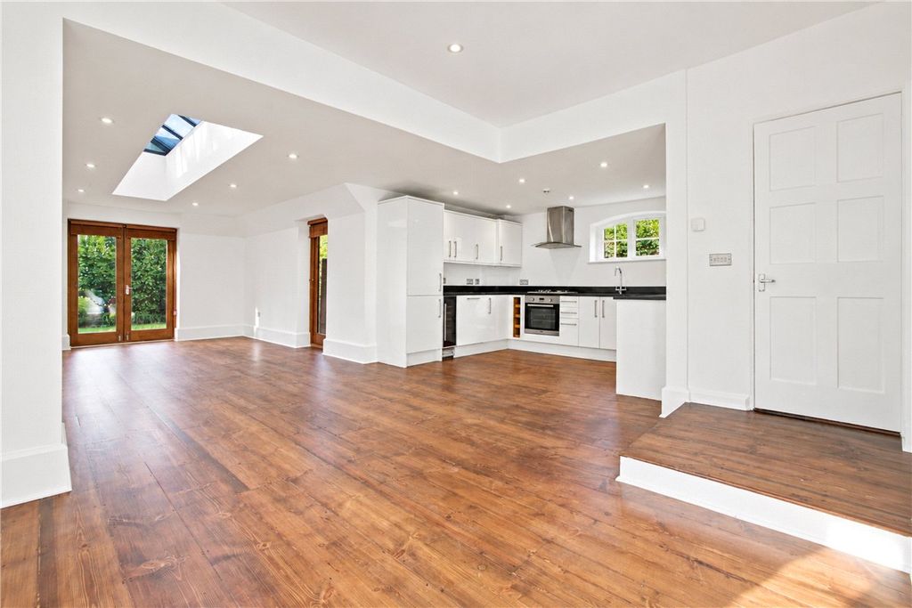 Property photo 2 of 24 Picture No. 43