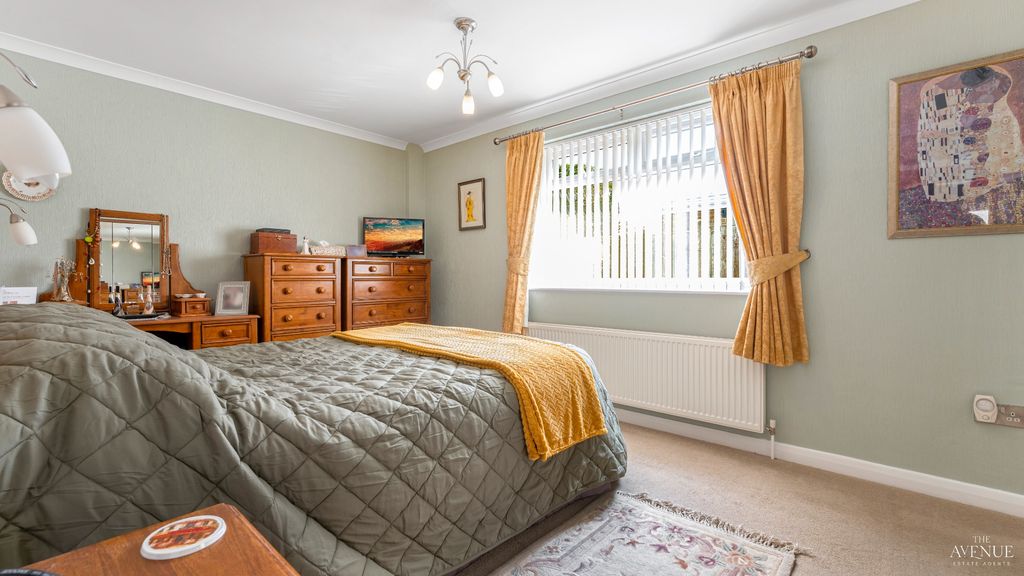 Property photo 2 of 31 3992865