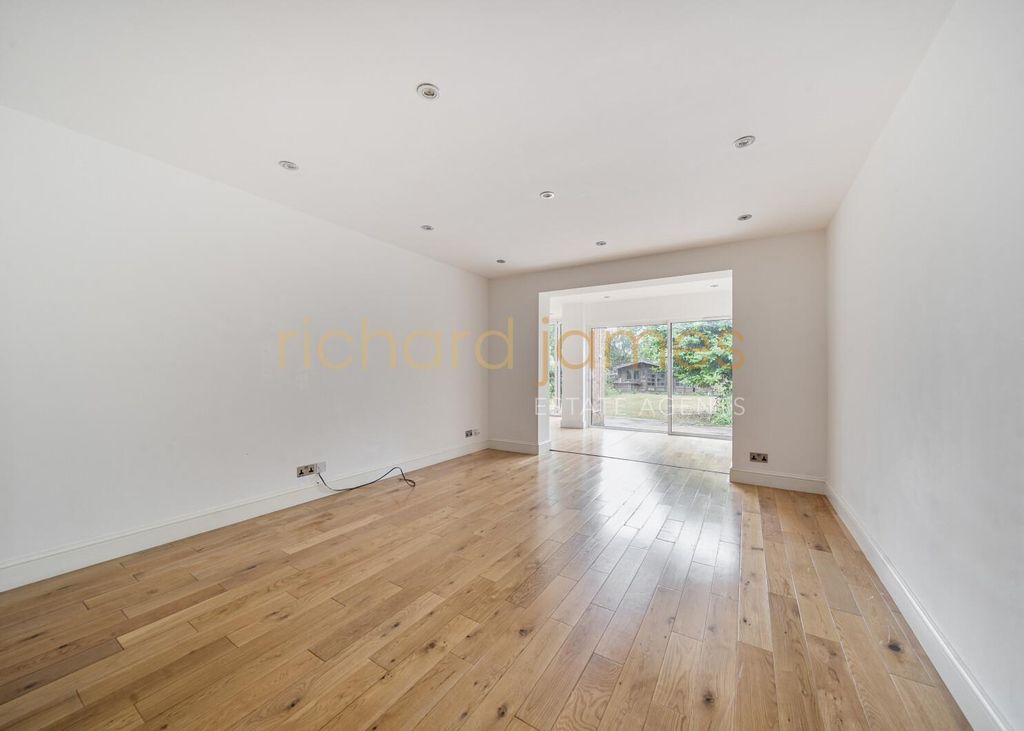 Property photo 3 of 14 Ac54A2E0-E5B8-47d7-875c-Adb2F59831d3.Jpg