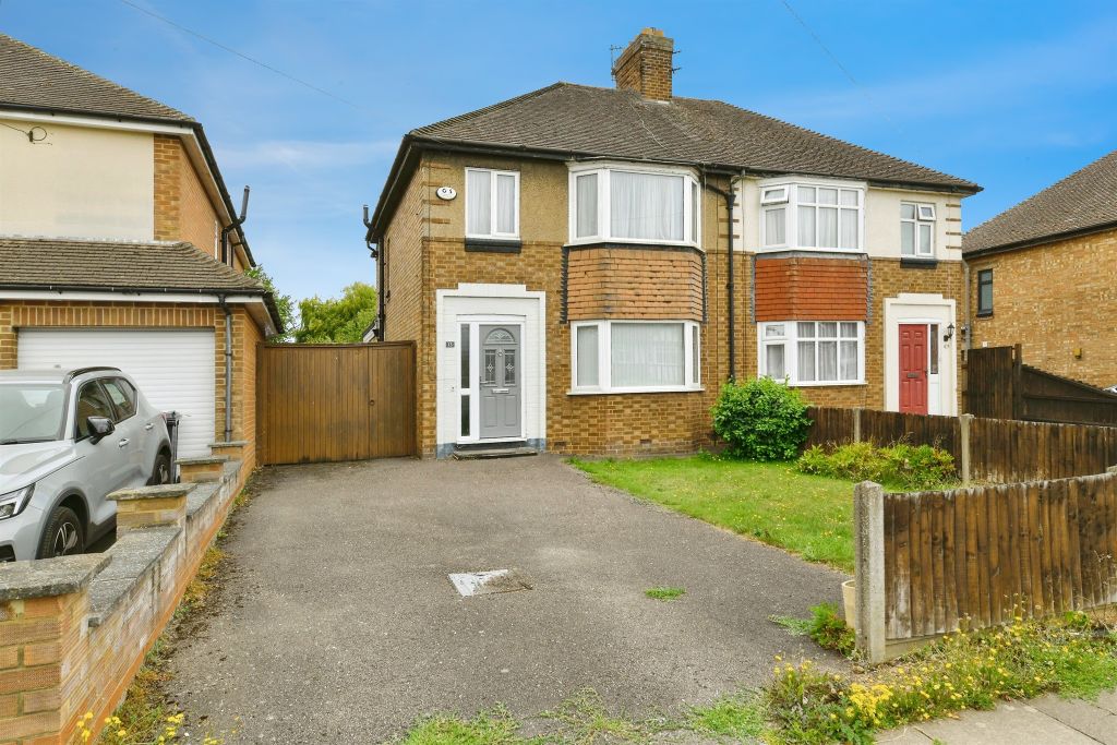 Property photo 1 of 17 Outside