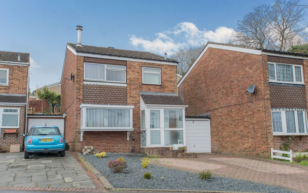 Property photo 2 of 8