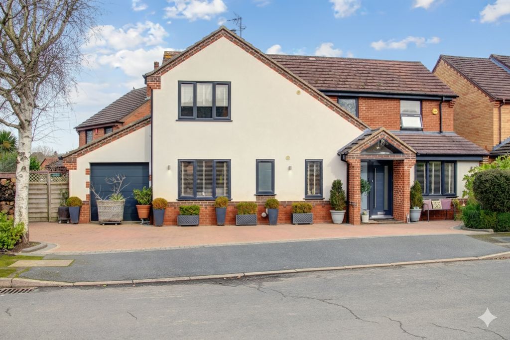 Property photo 1 of 15 Wordsworth Drive - Matt Clinton Ewemove Kenilworth