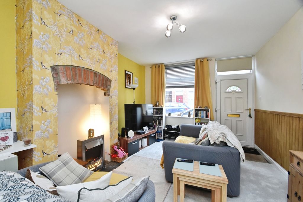 Property photo 2 of 20 Pbox-Img.Jpg