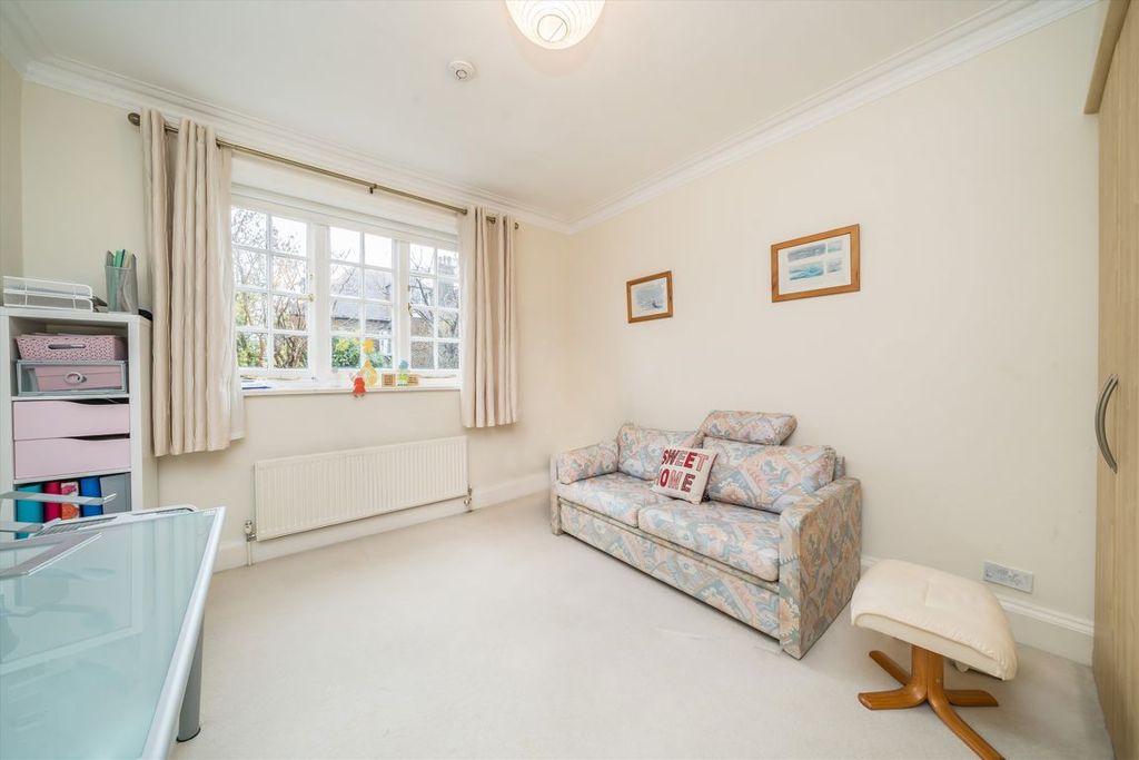 Property photo 3 of 6