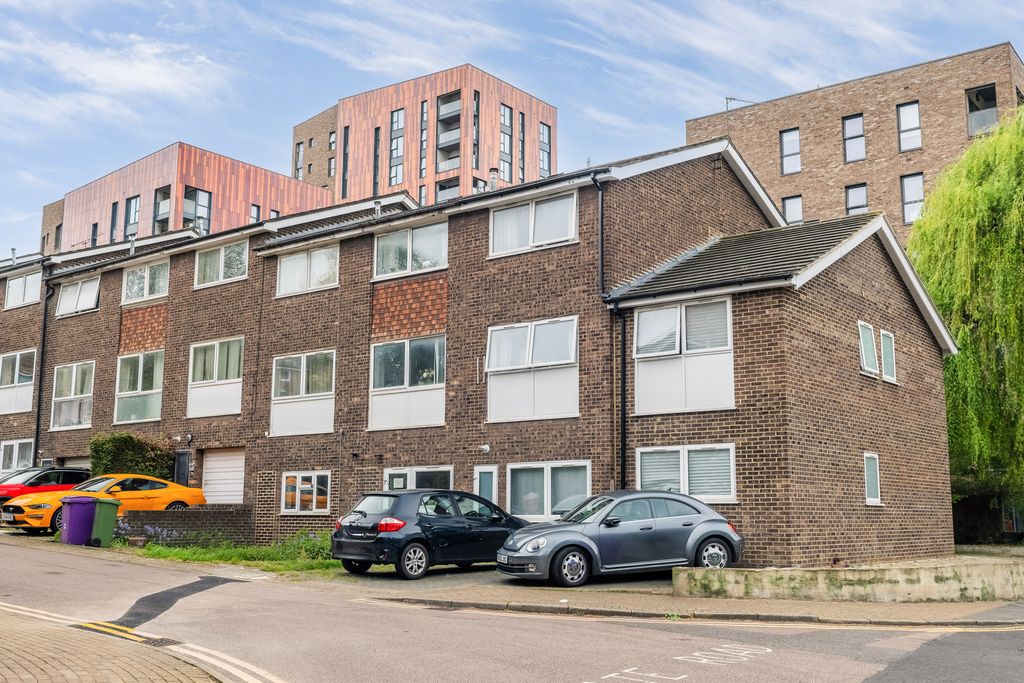 Property photo 2 of 13