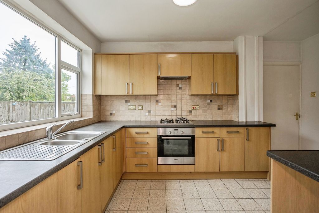 Property photo 2 of 20 Pbox-Img.Jpg