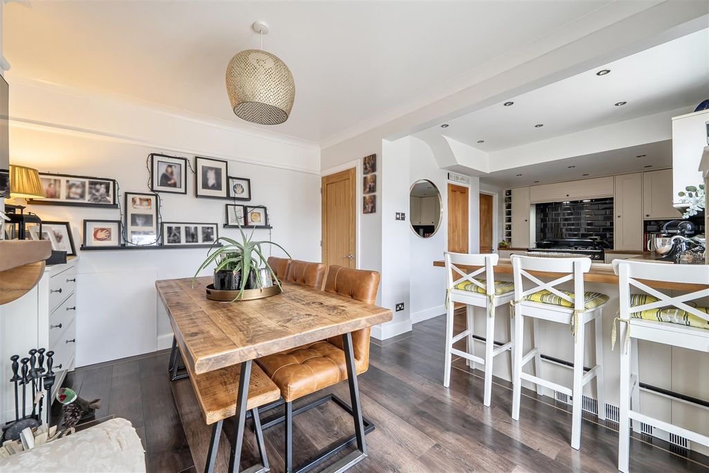 Property photo 1 of 18 Kitchen/Diner