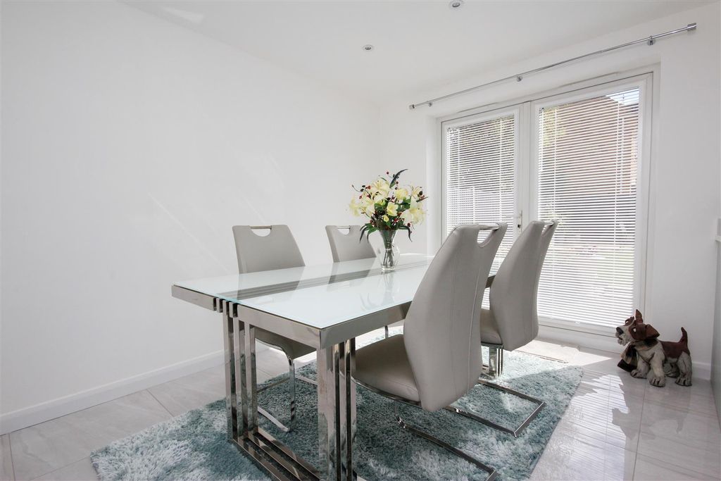 Property photo 3 of 22 Diner.Jpg