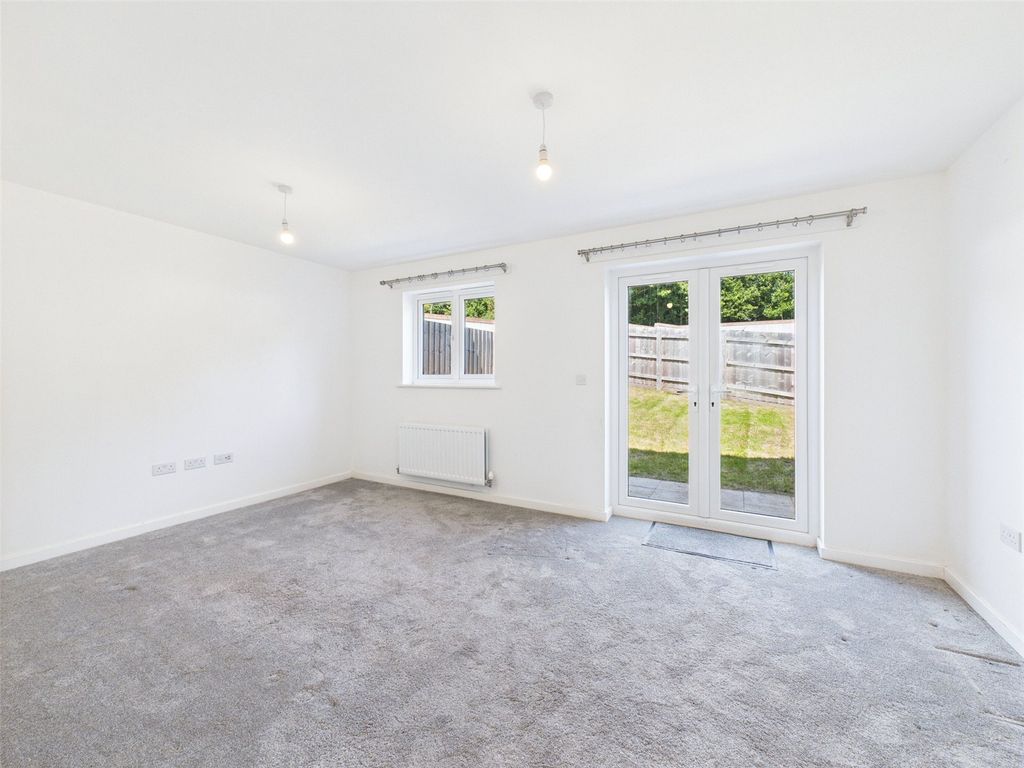 Property photo 2 of 21 Picture No. 15