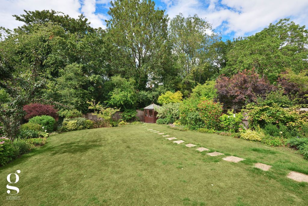 Property photo 2 of 31